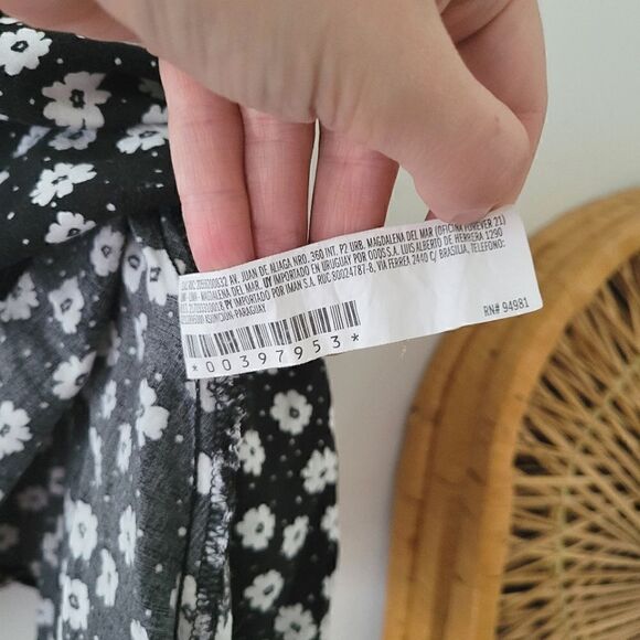 Forever 21 Black And White Floral Print Tank S - Picture 7 of 7